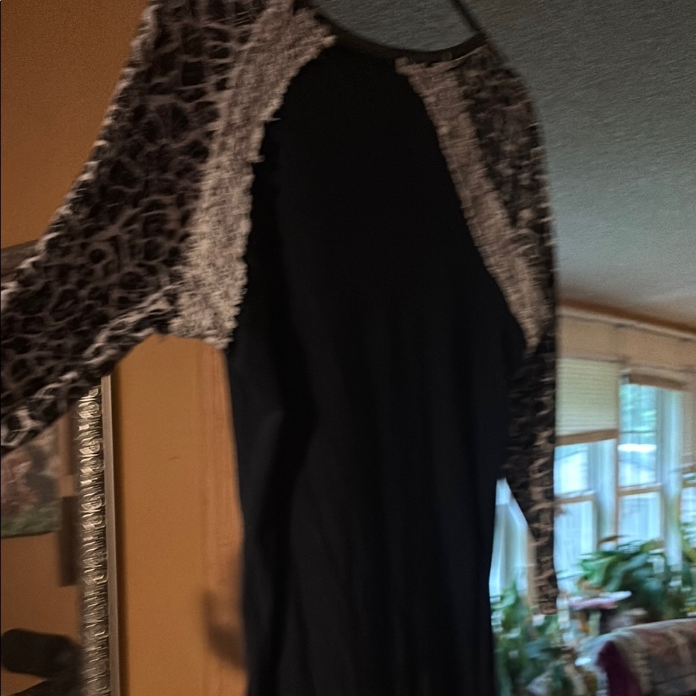 Black Long Sleeve Graphic Blouse - Picture 10 of 13